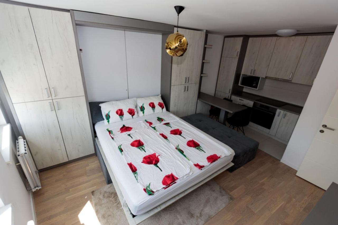 Apartman Skver Tuzla Eksteriør bilde